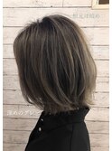 大人ハイトーンカラー×抜け感ボブ