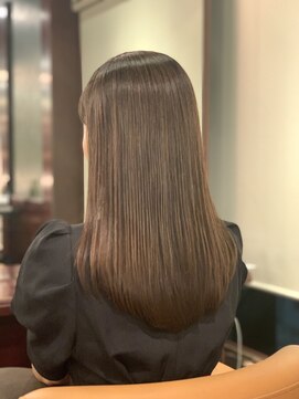 プレゼンスセタガヤ(PRESENCE SETAGAYA) ロング/プラチナカラー/エアストレート/艶カラー