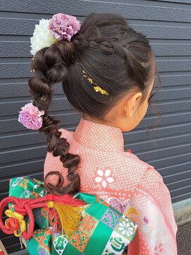 ヘアープレイスカム(CAM) 編みおろしヘアアレンジ