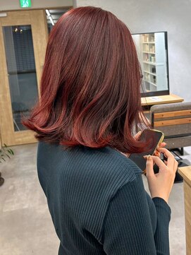 ミュラ(mulah) ブリーチなし暖色カラーチェリーレッド＊外ハネミディアム