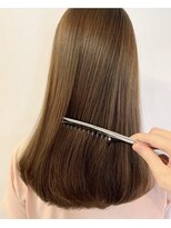 リビング(LiVing)&nbsp;ツヤ髪セミロングスタイル