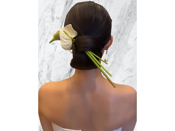 BEE ヘアセット 結婚式ゲスト アレンジ