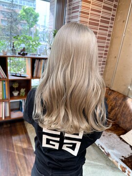 フロー(Flow) ホワイトブランドカラー/ブリーチカラー【岩本大樹】