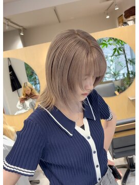 スタン 渋谷(Stam) ミルクティーアッシュグレージュミディアムレイヤーウルフ30代