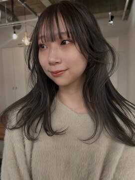 ノーイェス(NOYES) 透明感たっぷりグレーベージュ