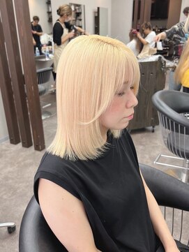 モアムー(Moremuu) 【青木　淳】ブロンド/レイヤー/抜きっぱなし