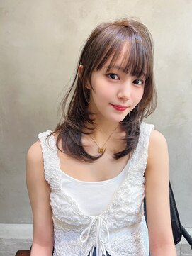 エイミー(Aimee) Aimee町田 ミディアムレイヤー×ミルクティーブラウン