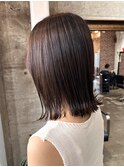 ハンサムショートレイヤーカットミルクティーベージュハイトーン