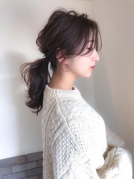 ヘアメイク シュシュ(Hair make chou chou) ローポニーヘアアレンジミディアム【chou-chou 北林夏実】