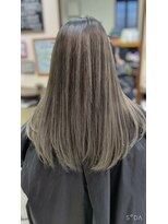 ウィット アンド ラファム Wit &La Famme&nbsp;シルバーグレージュのバレイヤージュ