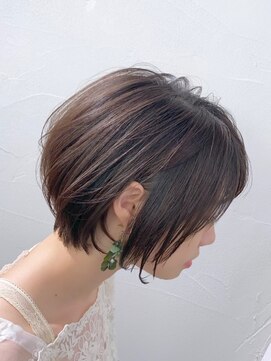 アヴァロン(AVALON) 【mag ginza】立体感丸みショートボブ