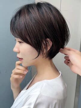 ビュー フクオカ(VIEW FUKUOKA) 美髪にオトナかわいいホワイトグレージュネビージュショートボブ