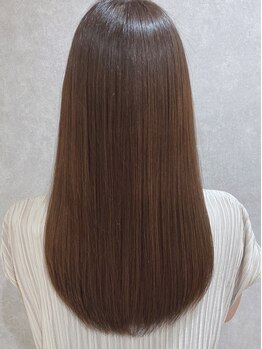 ハンチ(hunch)の写真/ハイキャリアなスタイリストが、一人ひとりの髪に合わせて豊富な種類の中から最適なトリートメントを選定＊