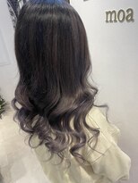 ラビスモア(Lovis moa)&nbsp;似合わせカット／フェミニンロング／メルティーカラー