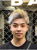 ホワイトシルバー/ツーブロックショート/ホワイトブロンド