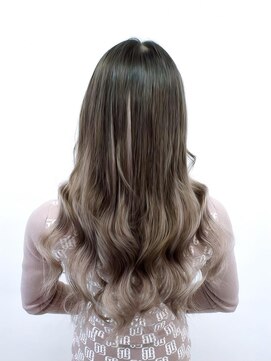 ロサ ファイブヘアー(Rosa..5Hair) シルバーグラデーション