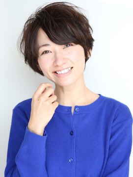 リリオス 中山店(Lirios) ○Lirios（リリオス）中山○40代50代向け大人ショート