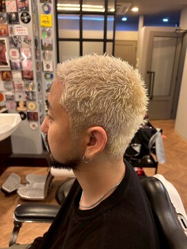 バーバーブロス 吉祥寺店(BARBER BROS) 【BarBerBROS】ハイトーン短髪　金髪メンズブリーチ