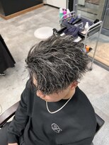 イーラ アメ村店(era)&nbsp;メンズパーマホワイトメッシュ縦落ちツイスパマッシュ