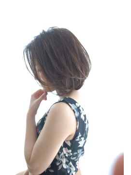 DAMANI 表参道 髪質改善/ヘッドスパ/ハイライト/白髪染め/白髪ぼかし/縮毛矯正 似合わせカット/ミディアムレイヤーカット[表参道駅]