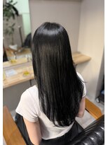 アンビス(1bis)&nbsp;艶髪に見せる透明感ダークモノトーン