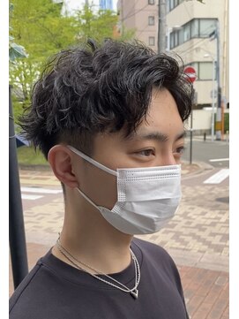 リタ(Lita) ツイストスパイラルパーマツーブロックマッシュアップバング