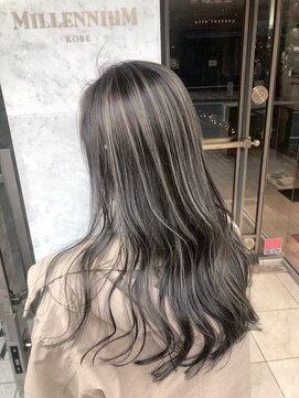 アンダーバーホワイト 南海難波店(_WHITE) ハイライト