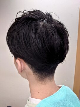ヴェルデ シンバシ(VERDE SHINBASHI) ツーブロックバーバーマッシュ ショート ビジネスマン 学生 黒髪