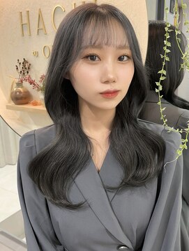 ハチ(HACHI) ブリーチはリタッチのみ♪”透明感”たっぷりのシルバーグレー◎