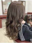 巻いて可愛いアッシュカラー 透明感抜群◎ うる艶カラー