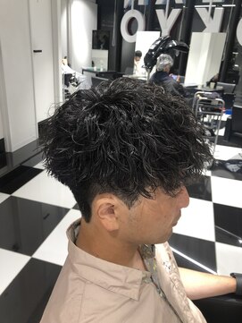 オーシャントーキョー(OCEAN TOKYO) ツイスパマッシュ(刈り上げツーブロック黒髪パーマ)