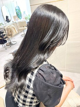 ミズチャーム(Ms.CHARM) デザインカラーレイヤーカットウェットヘア