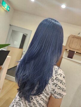 ミラシィ 成田(Mirashy) 透明感あふれるネイビーブルー♪