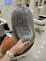 フレア(FLAiR) 10代20代全体ブリーチホワイトグレーカラー