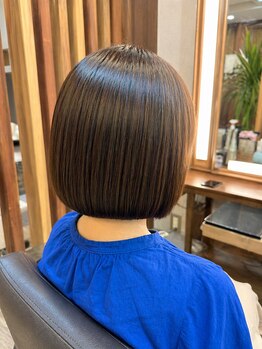 アリレイナ 衣笠店(ARIREINA)の写真/白髪はもう隠さない!カラーをしてもすぐに目立ってくる白髪。今、サロンで広がり始めている『脱白髪染め』