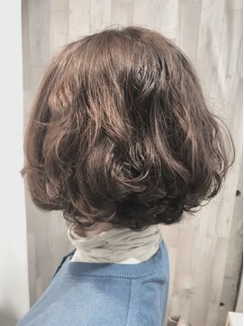 マニス(manis) ニュアンスパーマミディアムボブマロンベージュ30代40代50代