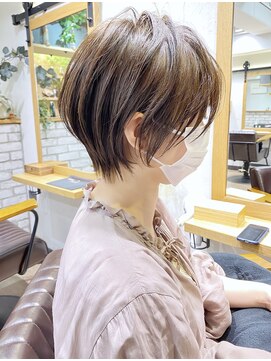アヴァロン(AVALON) 【mag】絶壁解消！大人丸みショートボブ【中村】