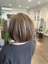 エッフェ (effe)&nbsp;ハイライトで立体感&艶感ボブ