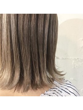 カルラ(Karra) アッシュブラウン