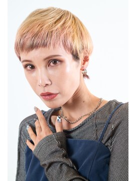 ユニックス アリオ亀有店(UNIX) 大人女性スタイリッシュショート×ハイトーンカラー