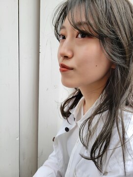 ベベ('BEBE) セミロング アッシュ オリーブ