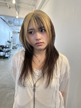 メゾンアメリナンバーツー(Maison Amelie N°2) レイヤーカット　デザインカラー　ブリーチ