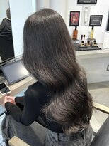 ブランコトレス 鏡島(BLANCO tres)&nbsp;レイヤーカット／イルミナカラー／アッシュグレージュ