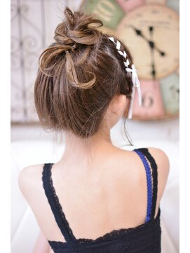 メイズ(MAZE) 編みこみ＋おだんごアレンジ【メイズ東中野・鍛原志行】