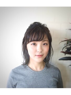 バーチ ウシワカマル(BIRCH ushiwakamaru) やわらかセミディスタイル