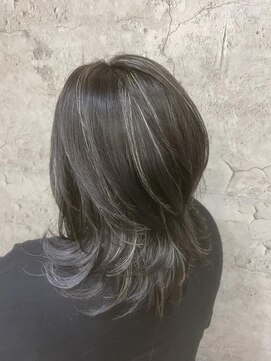 ビーエル ブロッサム 鶴ヶ島店(BL Blossom) 黒髪にハイライトを入れてみた