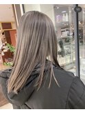 ハイトーングレージュ