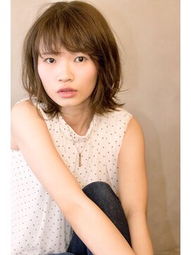 ノート(note) 小顔外ハネレイヤーくすみベージュ