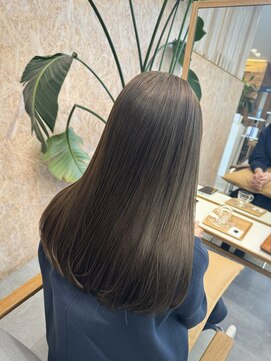 ブローチェラウカ(Broche lauka) オリーブベージュ