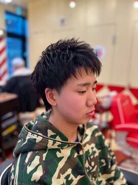 キングスマントーキョー 多摩センター2nd(KINGSMAN TOKYO) ツーブロックフェードスタイル